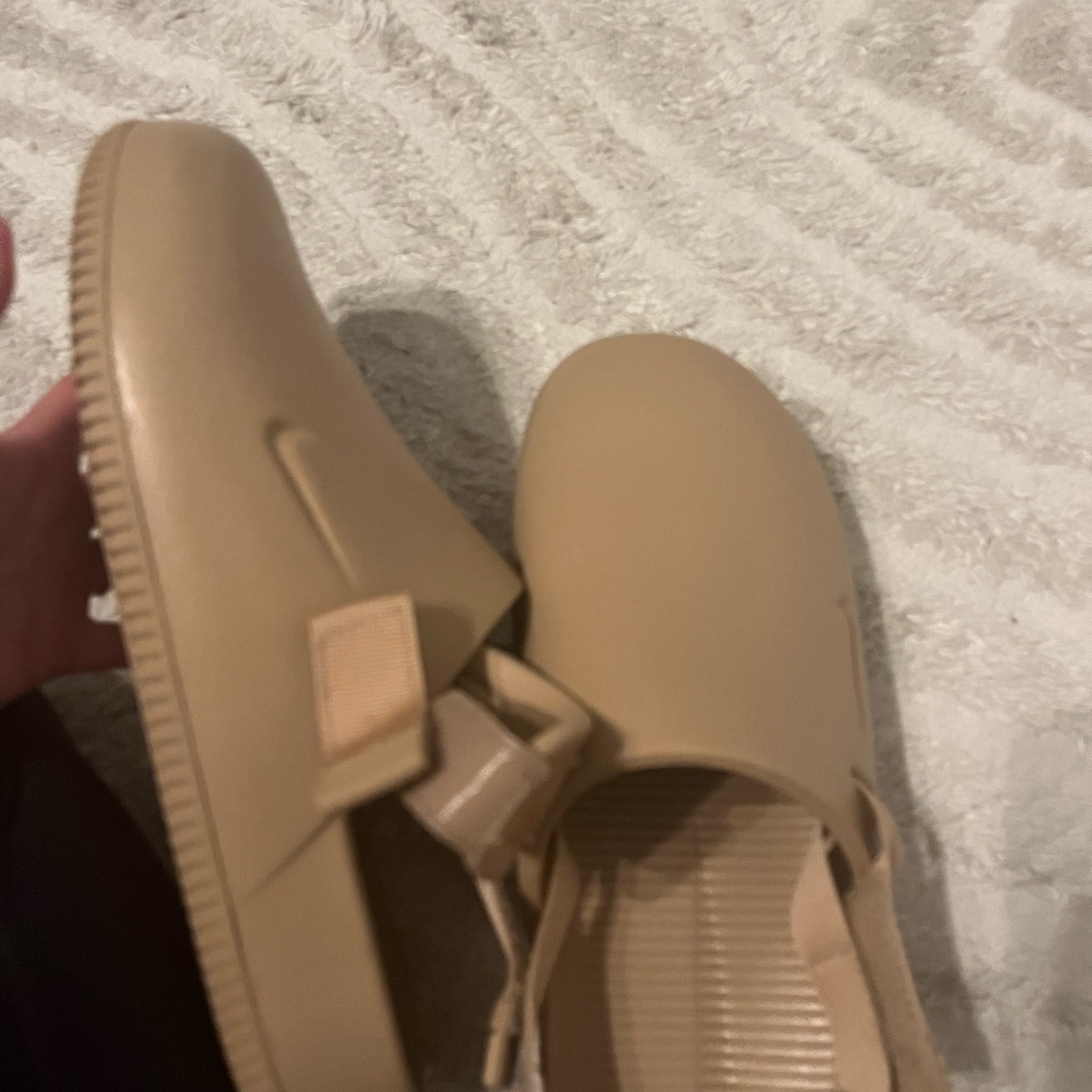 Men’s Nike sandals